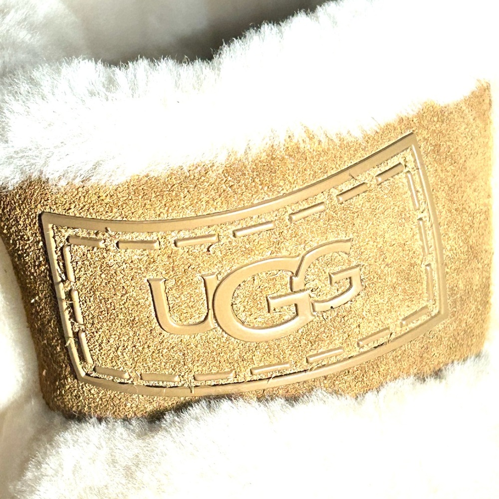 BRAND NEW…UGG Chestnut Suede Classic Chillapeak  Ankle Boots size 7 - Picture 6 of 10